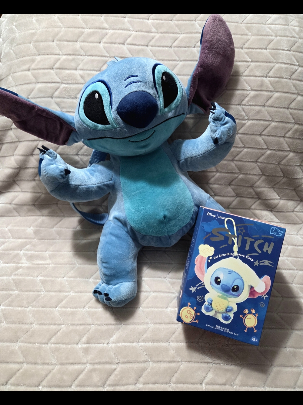 New Condition Disney Blue and Teal Stitch Plush Stuffed Backpack W/ New Toy